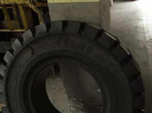 廣州市碼頭堆場拖掛車實(shí)心輪胎11.00 12實(shí)心輪胎朗琴廠家直銷